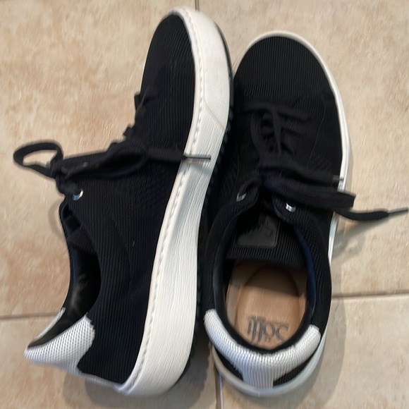 Sofft Waylyn Sneakers in NEW condition! - Picture 5 of 7
